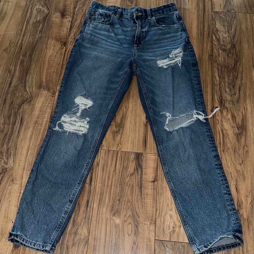 American Eagle Outfitters Distressed Dark Curvy mom Jeans - Picture 3 of 7